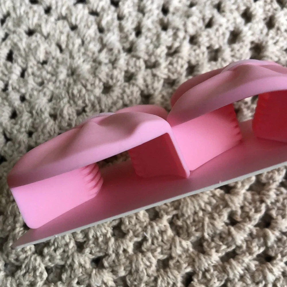 Paris Hilton Pink Silicone Bow Silicone Pot Handle Grips, 2-Pack